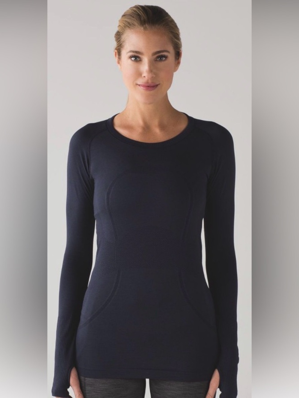 Lululemon Swiftly Tech Long Sleeve Crew
Midnight Navy